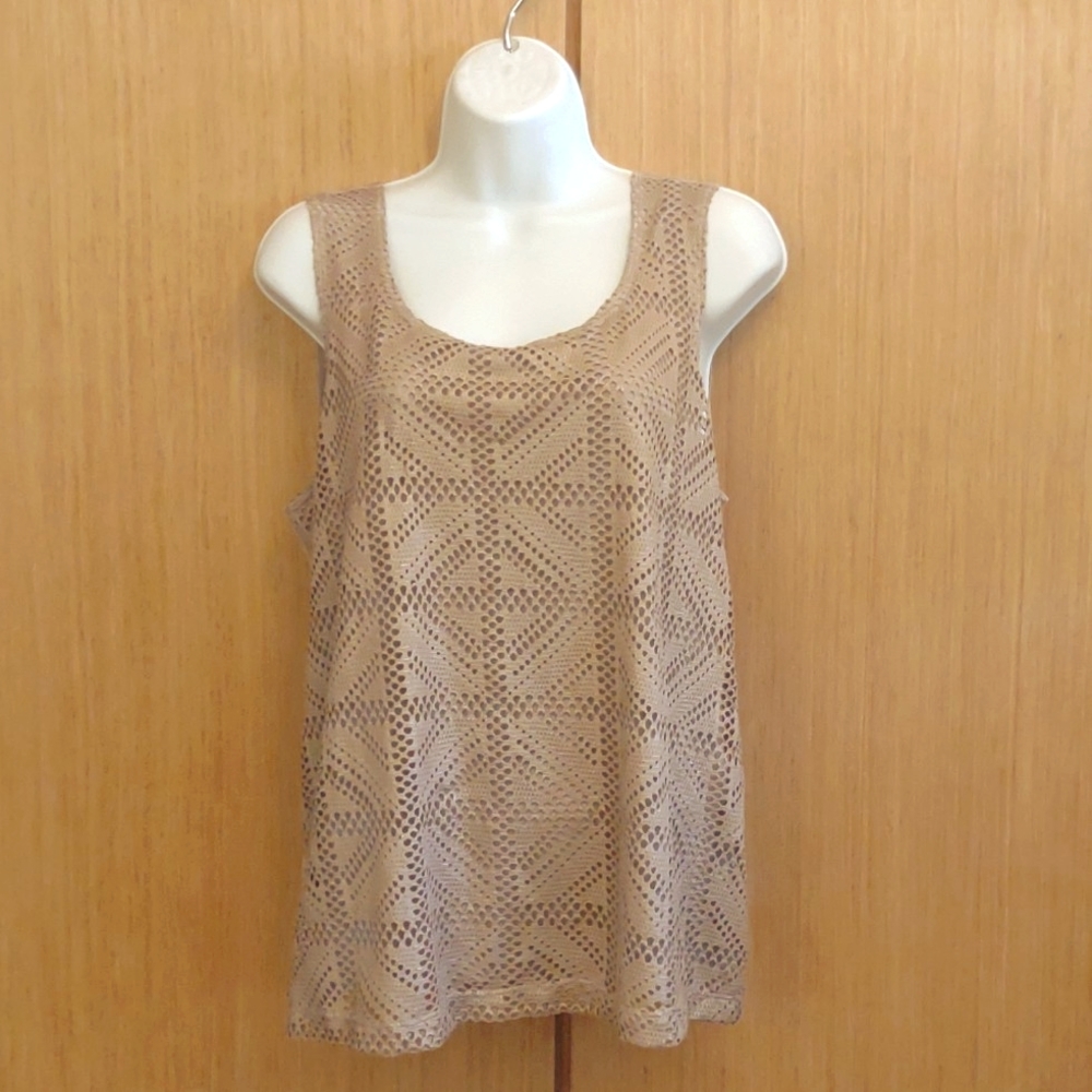 🎉🎉Party Top Chico's Travelers SZ 2 SlvlessTan Sparkly Shell.